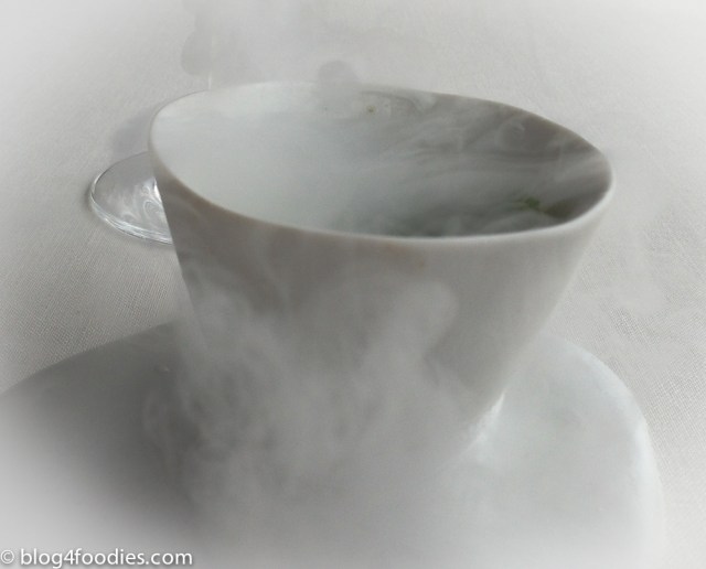 Mint and apple aroma supplementing the apple dessert